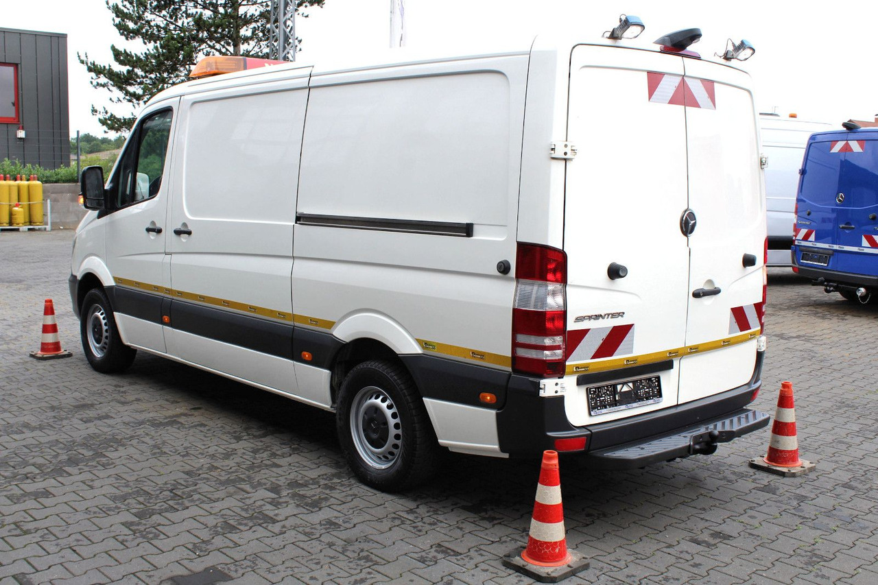 Mercedes-Benz Sprinter 316 CDI + Leistikow 1m³ HD-Spüler 3,5t - Camion hydrocureur: photos 3 Mercedes-Benz Sprinter 316 CDI + Leistikow 1m³ HD-Spüler 3,5t - Camion hydrocureur: photos 3