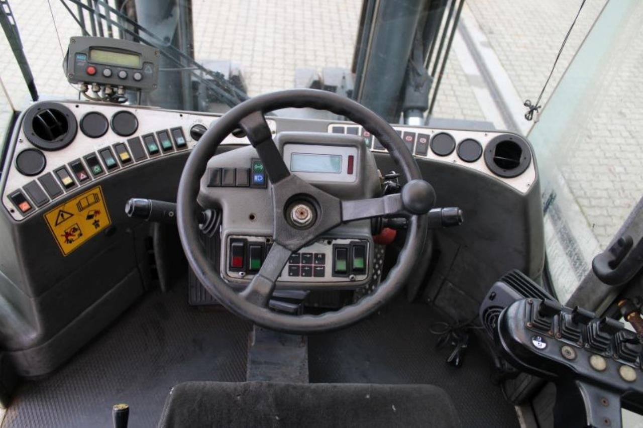 Kalmar DCD160-12 - Chariot élévateur diesel: photos 4 Kalmar DCD160-12 - Chariot élévateur diesel: photos 4