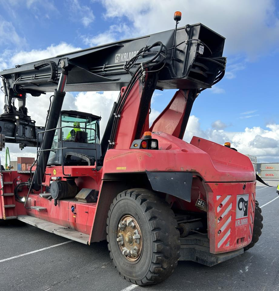 Kalmar DRG450-65S5 - Reach stacker: photos 3 Kalmar DRG450-65S5 - Reach stacker: photos 3