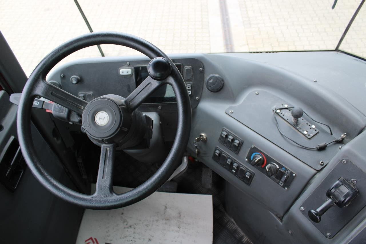 Kalmar T2I 4X2 - Tracteur portuaire: photos 4 Kalmar T2I 4X2 - Tracteur portuaire: photos 4