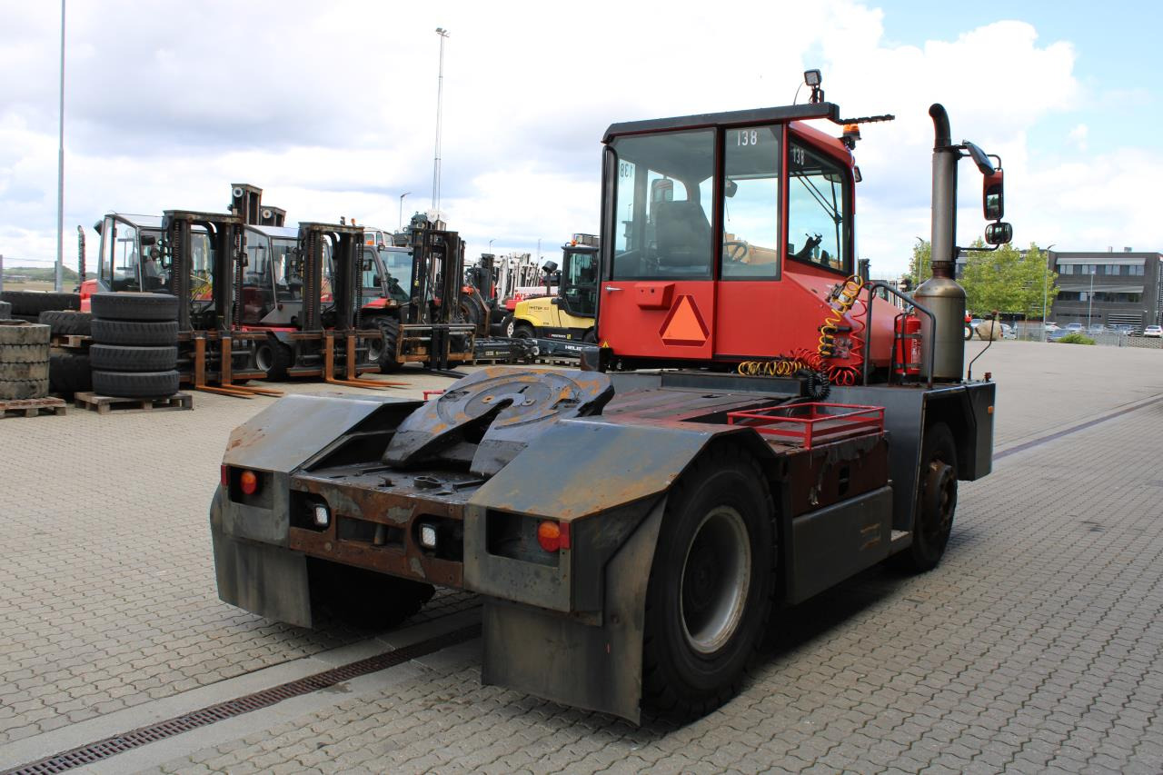 Kalmar TT618I - Tracteur portuaire: photos 3 Kalmar TT618I - Tracteur portuaire: photos 3