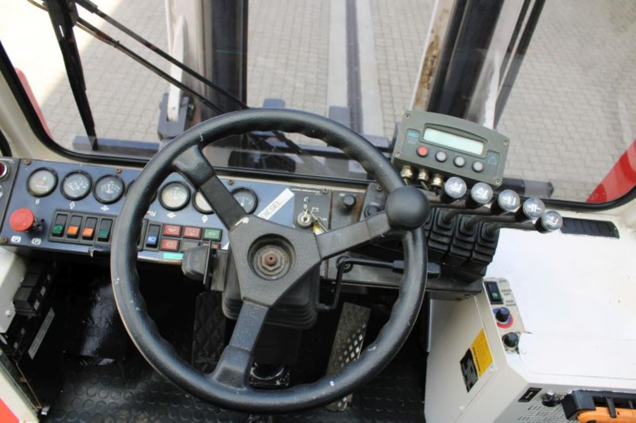 SveTruck 15120-35 - Chariot élévateur diesel: photos 4 SveTruck 15120-35 - Chariot élévateur diesel: photos 4