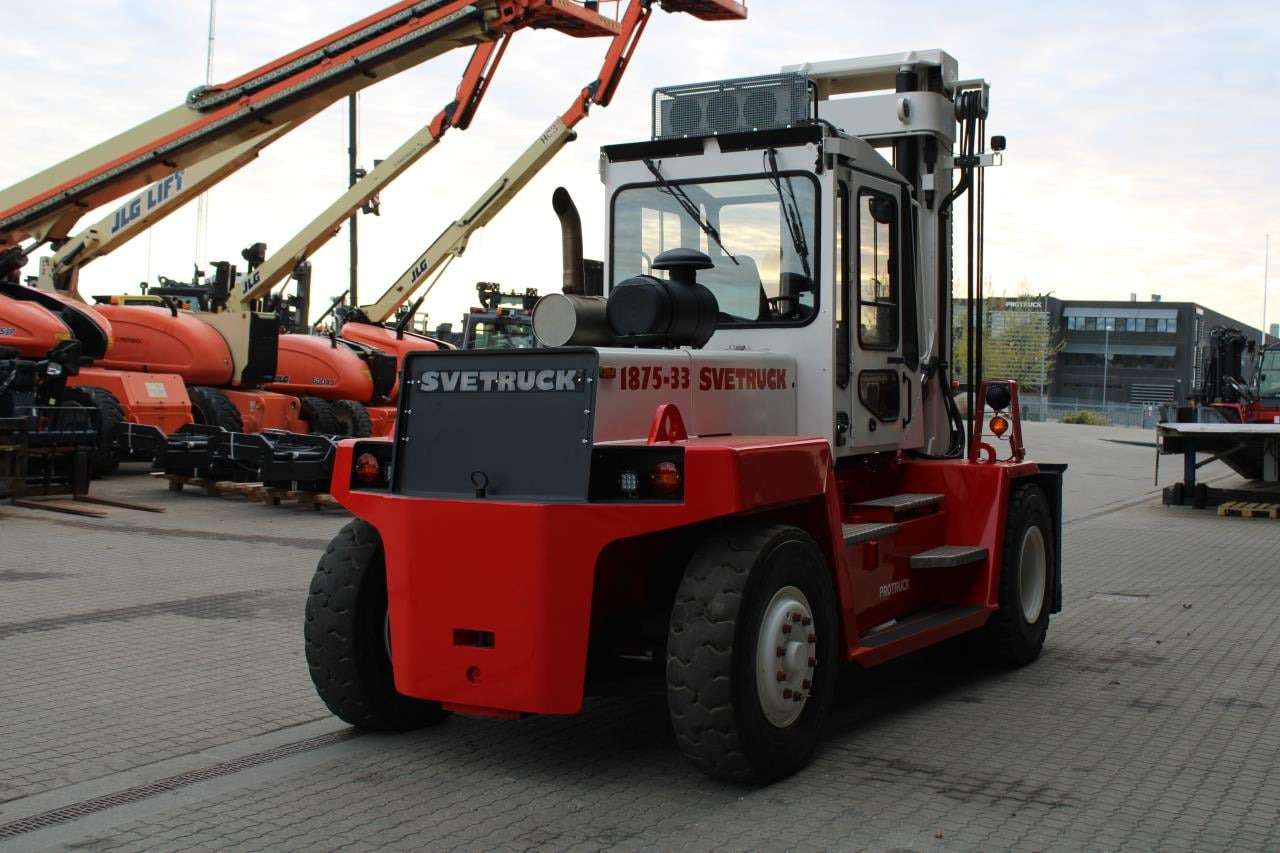 SveTruck 1875-33 - Chariot élévateur diesel: photos 3 SveTruck 1875-33 - Chariot élévateur diesel: photos 3