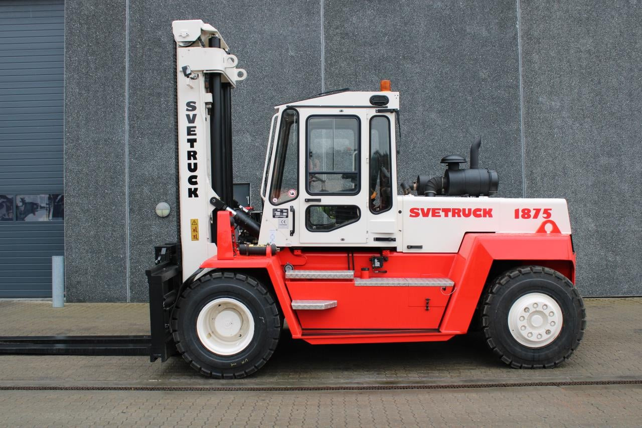 SveTruck 1875-33 - Chariot élévateur diesel: photos 1 SveTruck 1875-33 - Chariot élévateur diesel: photos 1