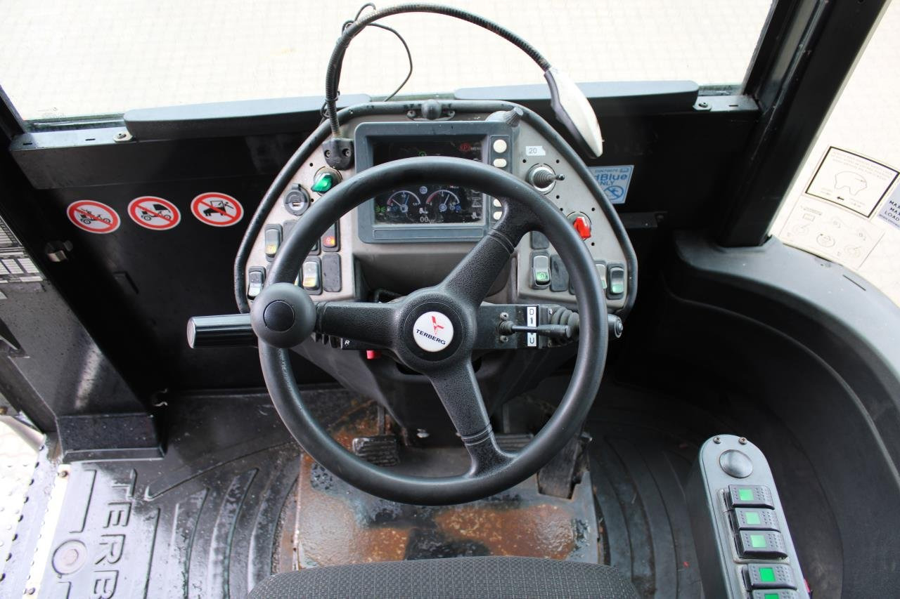 Terberg TT223 - Tracteur portuaire: photos 4 Terberg TT223 - Tracteur portuaire: photos 4