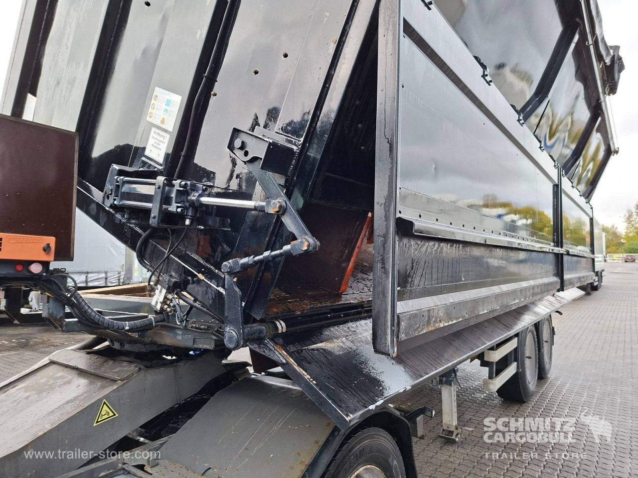 KEMPF Auflieger Kipper Stahlrundmulde 36m³ - Semi-remorque benne: photos 2 KEMPF Auflieger Kipper Stahlrundmulde 36m³ - Semi-remorque benne: photos 2