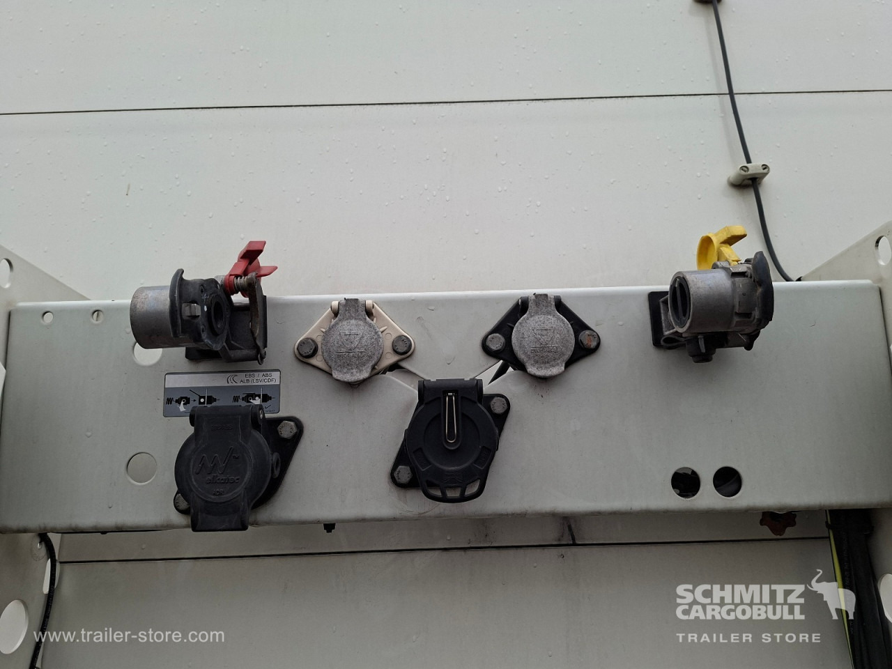 SCHMITZ Auflieger Curtainsider Standard - Semi-remorque rideaux coulissants: photos 5 SCHMITZ Auflieger Curtainsider Standard - Semi-remorque rideaux coulissants: photos 5