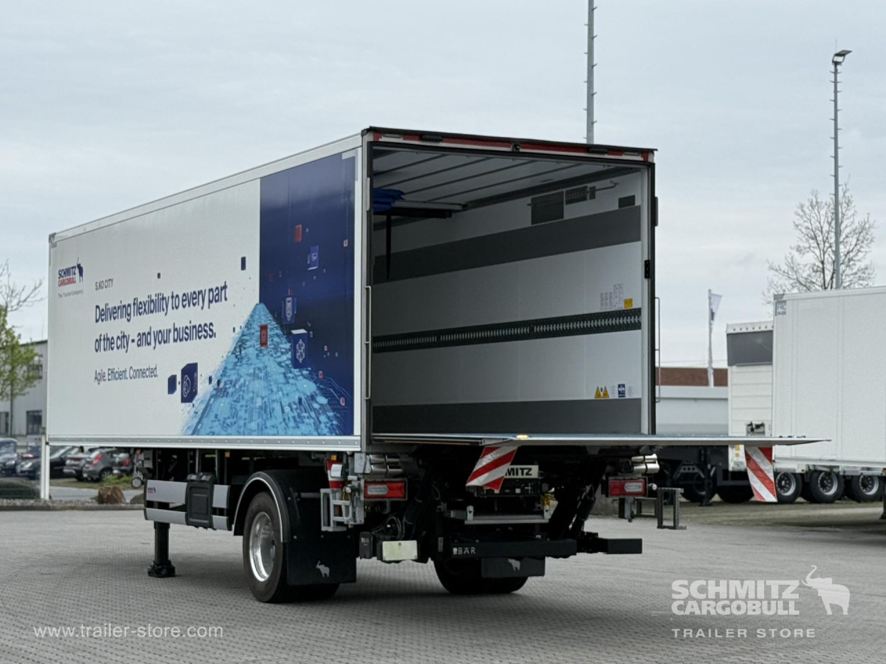 SCHMITZ Auflieger Tiefkühler Standard Taillift - Semi-remorque isothermique: photos 1 SCHMITZ Auflieger Tiefkühler Standard Taillift - Semi-remorque isothermique: photos 1