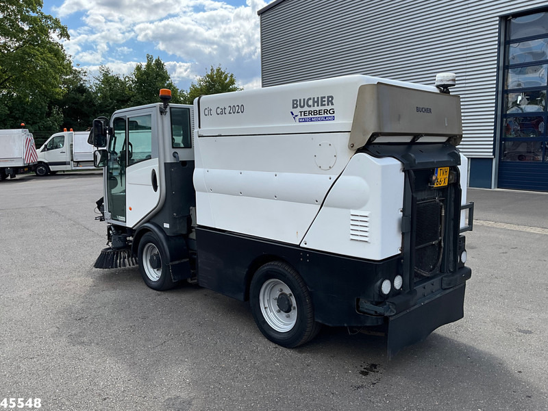 Bucher Citycat 2020 with 3-rd brush - Balayeuse de voirie: photos 4 Bucher Citycat 2020 with 3-rd brush - Balayeuse de voirie: photos 4
