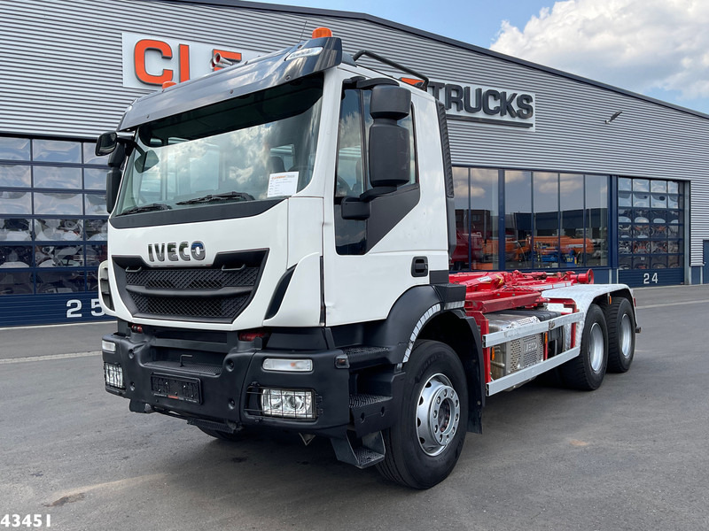 Iveco AD260T 6x4 Euro 6 AJK 20 haakarmsysteem - Camion ampliroll: photos 2 Iveco AD260T 6x4 Euro 6 AJK 20 haakarmsysteem - Camion ampliroll: photos 2