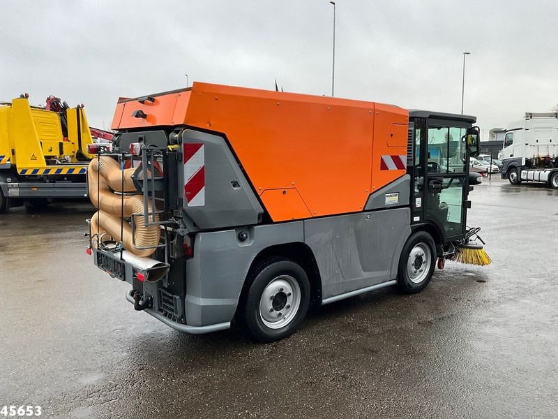 Kärcher MC 250 Just 16.579 km! - Balayeuse de voirie: photos 4 Kärcher MC 250 Just 16.579 km! - Balayeuse de voirie: photos 4