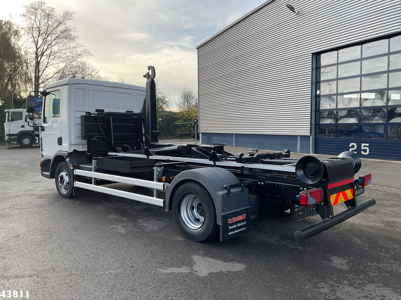 MAN TGL 12.220 Euro 6 12 Ton haakarmsysteem - Camion ampliroll: photos 3 MAN TGL 12.220 Euro 6 12 Ton haakarmsysteem - Camion ampliroll: photos 3