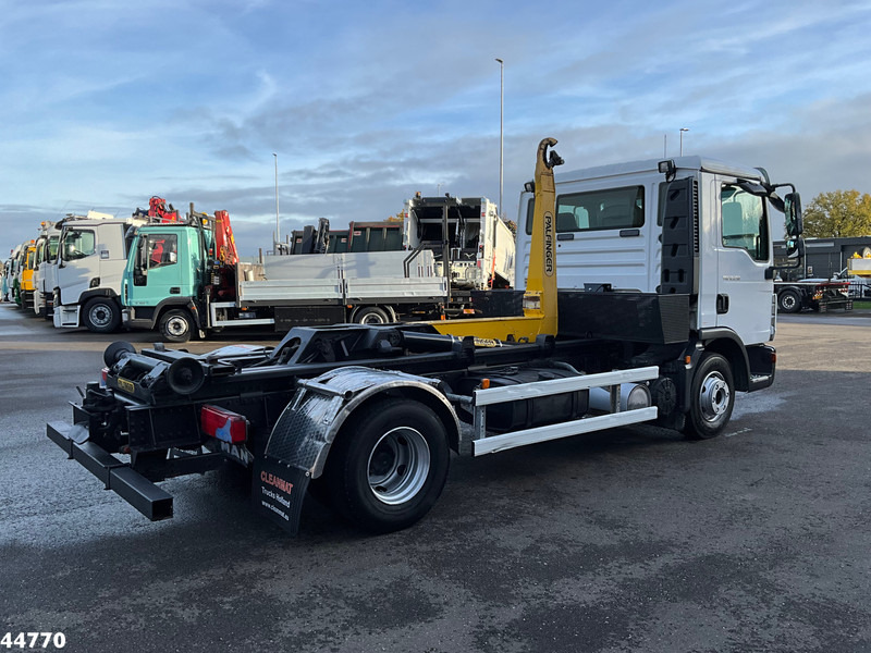 MAN TGL 12.250 Palfinger haakarmsysteem - Camion ampliroll: photos 5 MAN TGL 12.250 Palfinger haakarmsysteem - Camion ampliroll: photos 5