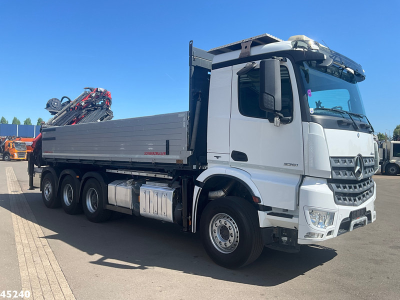 Mercedes-Benz Arocs 3251 8x4 Euro 6 Retarder Palfinger 34 Tonmeter laadkraan + Fly-Jib 2 zijdige kipper Just 146.766 km! - Camion benne, Camion grue: photos 4 Mercedes-Benz Arocs 3251 8x4 Euro 6 Retarder Palfinger 34 Tonmeter laadkraan + Fly-Jib 2 zijdige kipper Just 146.766 km! - Camion benne, Camion grue: photos 4