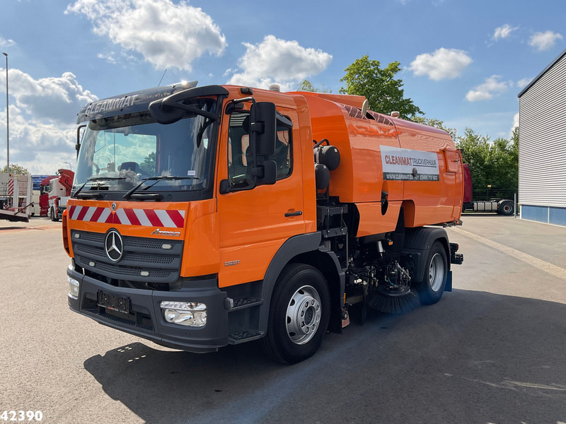 Mercedes-Benz Atego 1321 Bucher Cityfant 6000 Just 49.567 km! - Balayeuse de voirie: photos 5 Mercedes-Benz Atego 1321 Bucher Cityfant 6000 Just 49.567 km! - Balayeuse de voirie: photos 5