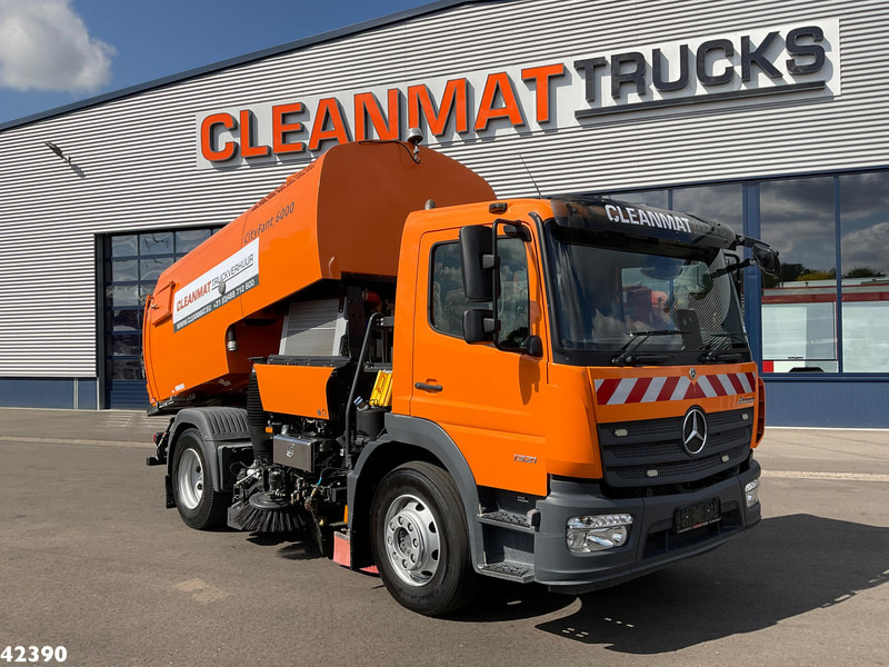 Mercedes-Benz Atego 1321 Bucher Cityfant 6000 Just 49.567 km! - Balayeuse de voirie: photos 1 Mercedes-Benz Atego 1321 Bucher Cityfant 6000 Just 49.567 km! - Balayeuse de voirie: photos 1