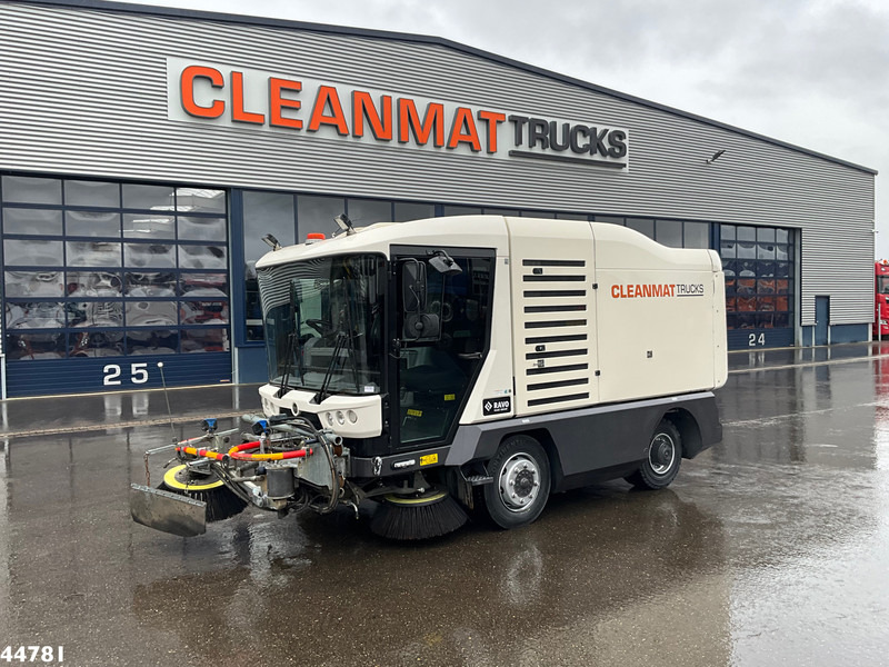 Ravo 540 CD Euro 6 with 3-rd brush - Balayeuse de voirie: photos 2 Ravo 540 CD Euro 6 with 3-rd brush - Balayeuse de voirie: photos 2