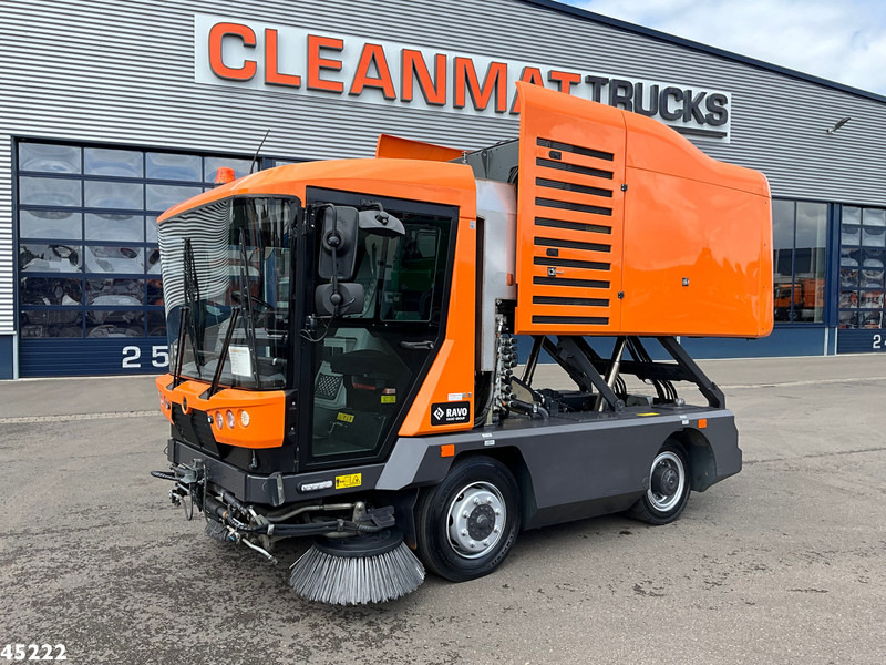 Ravo 540 Euro 6 CD - Balayeuse de voirie: photos 1 Ravo 540 Euro 6 CD - Balayeuse de voirie: photos 1