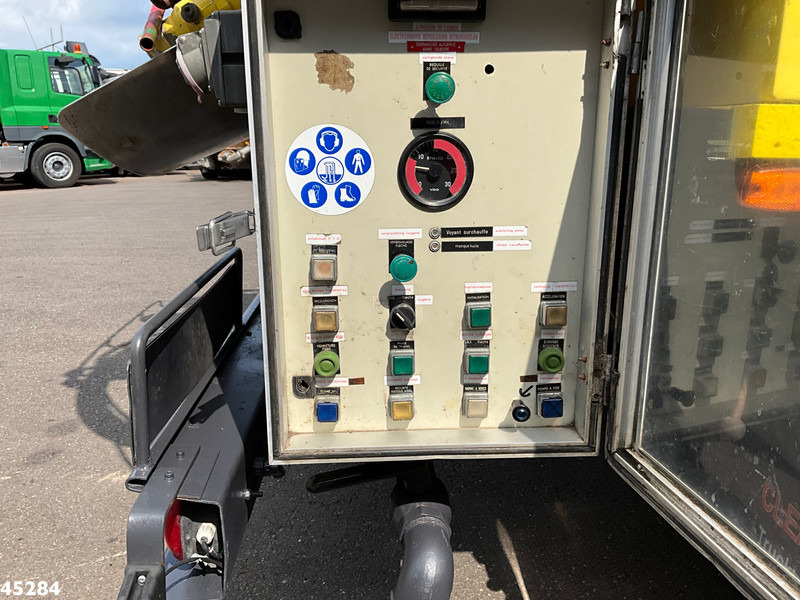 Camion hydrocureur Renault Midlum 210.15 Kolkenzuiger Just 182.847 km!: photos 14 Camion hydrocureur Renault Midlum 210.15 Kolkenzuiger Just 182.847 km!: photos 14