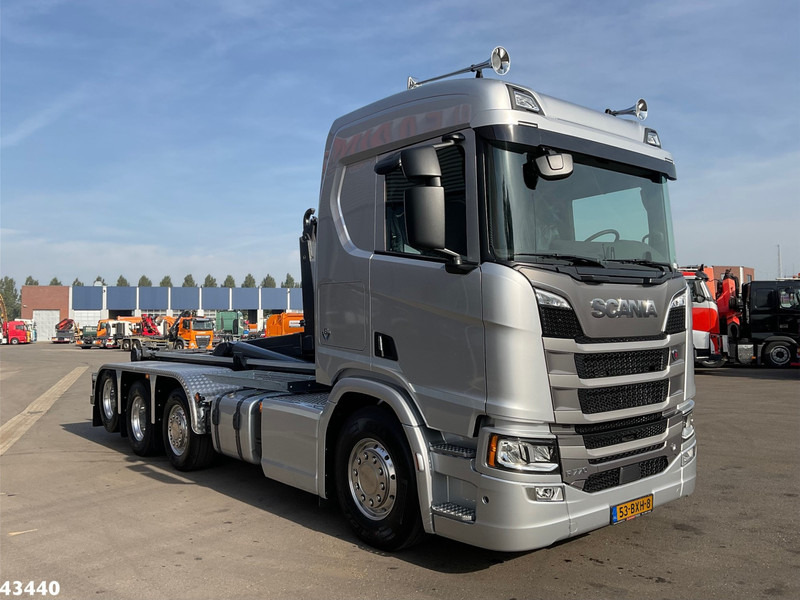 Scania R 770 V8 Euro 6 Retarder VDL 30 Ton haakarmsysteem NEW AND UNUSED! - Camion ampliroll: photos 3 Scania R 770 V8 Euro 6 Retarder VDL 30 Ton haakarmsysteem NEW AND UNUSED! - Camion ampliroll: photos 3