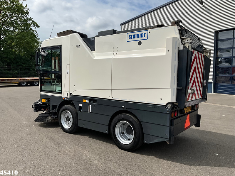 Schmidt Cleango 500 Compact Euro 6 with 3-rd brush - Balayeuse de voirie: photos 4 Schmidt Cleango 500 Compact Euro 6 with 3-rd brush - Balayeuse de voirie: photos 4