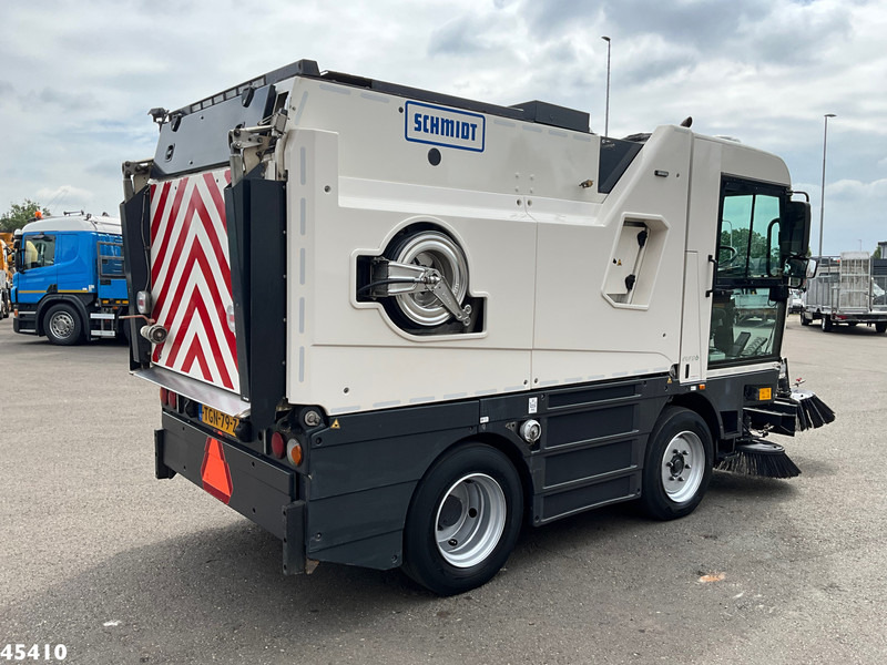 Schmidt Cleango 500 Compact Euro 6 with 3-rd brush - Balayeuse de voirie: photos 3 Schmidt Cleango 500 Compact Euro 6 with 3-rd brush - Balayeuse de voirie: photos 3