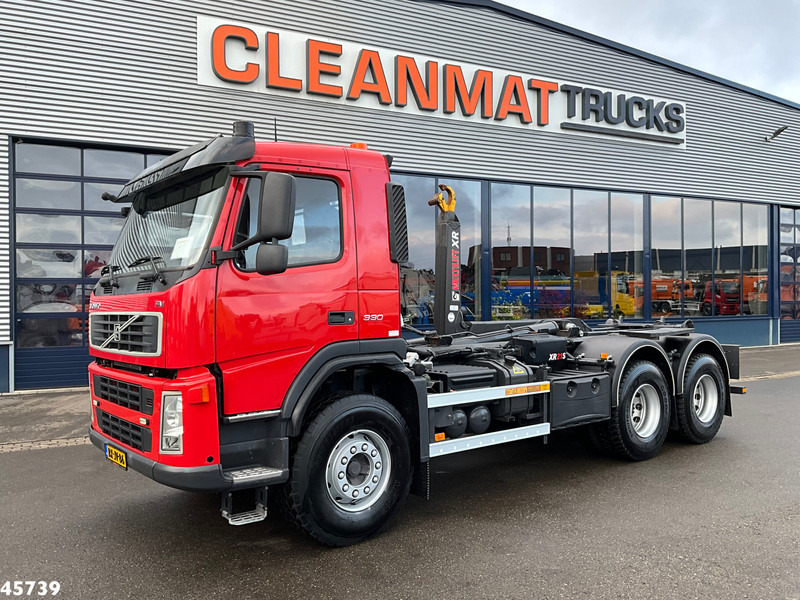 Volvo FM 330 6x4 Hiab 21 Ton haakarmsysteem Just 35.598 Km! - Camion ampliroll: photos 2 Volvo FM 330 6x4 Hiab 21 Ton haakarmsysteem Just 35.598 Km! - Camion ampliroll: photos 2