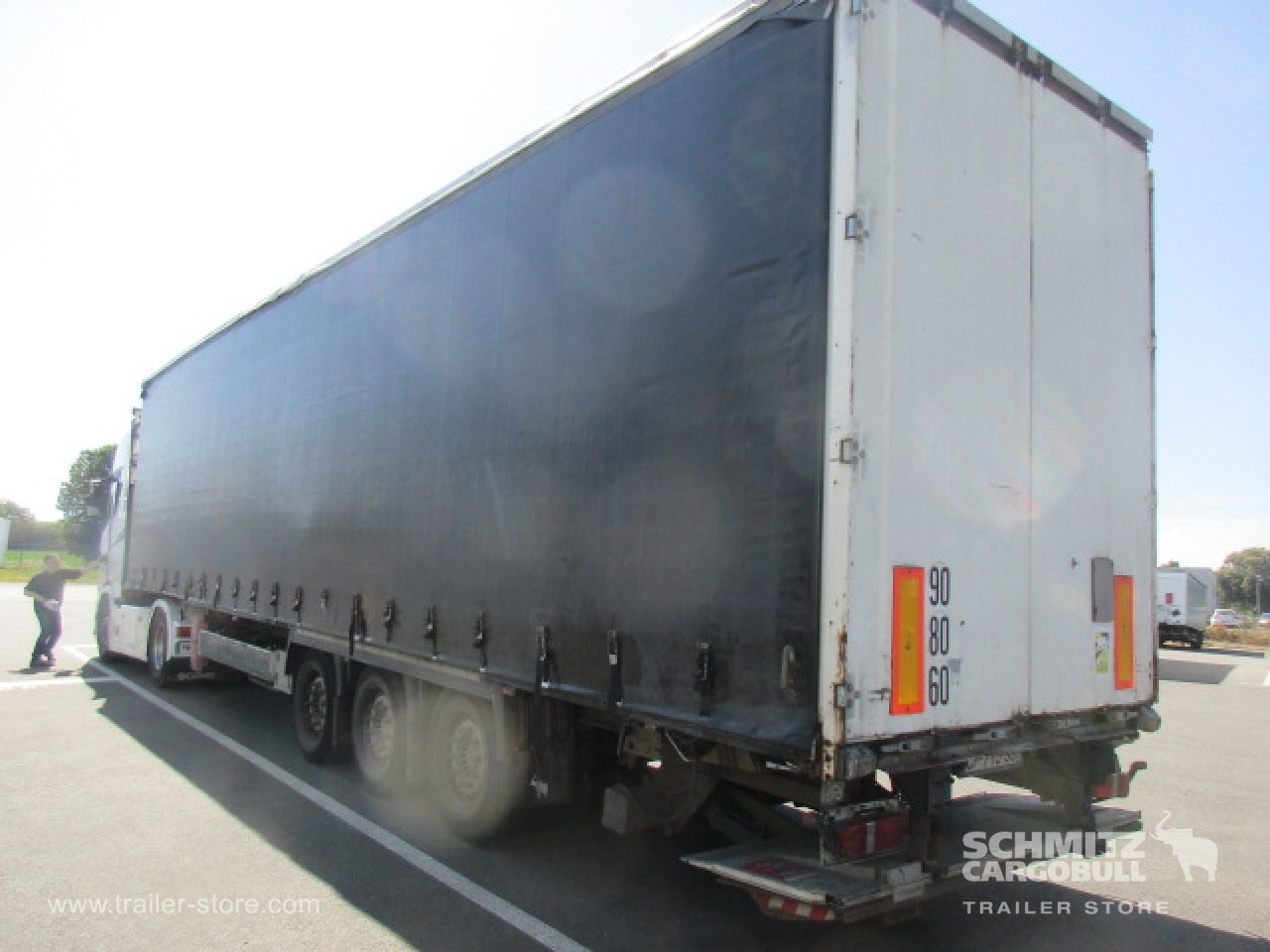 KRONE Curtainsider Standard - Semi-remorque rideaux coulissants: photos 5 KRONE Curtainsider Standard - Semi-remorque rideaux coulissants: photos 5