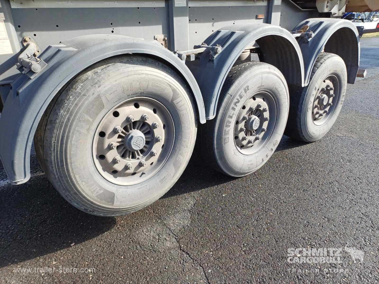 LANGENDORF Auflieger Kipper Stahlrundmulde 24m³ - Semi-remorque benne: photos 3 LANGENDORF Auflieger Kipper Stahlrundmulde 24m³ - Semi-remorque benne: photos 3