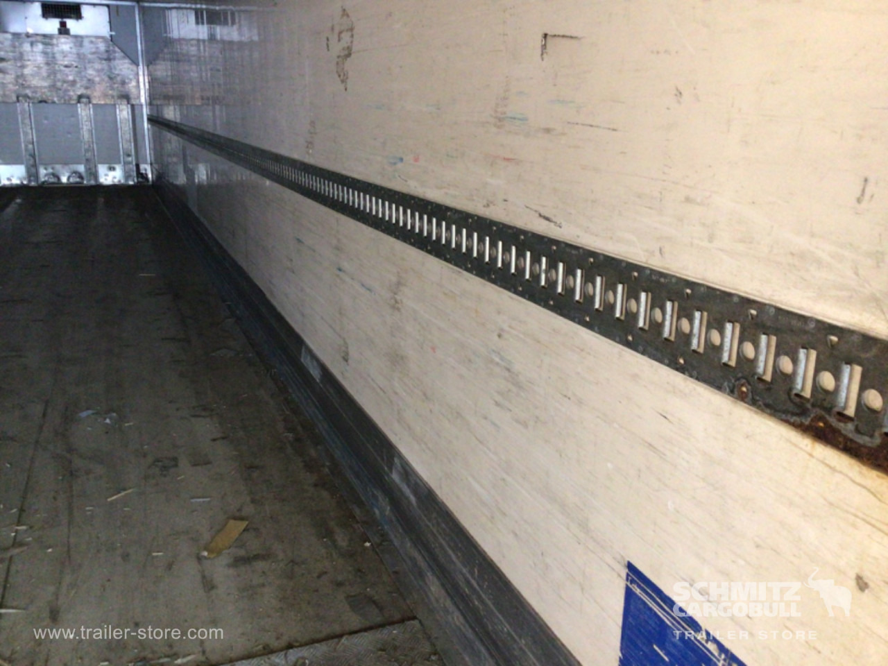 KRONE Reefer Standard Taillift - Semi-remorque isothermique: photos 3 KRONE Reefer Standard Taillift - Semi-remorque isothermique: photos 3