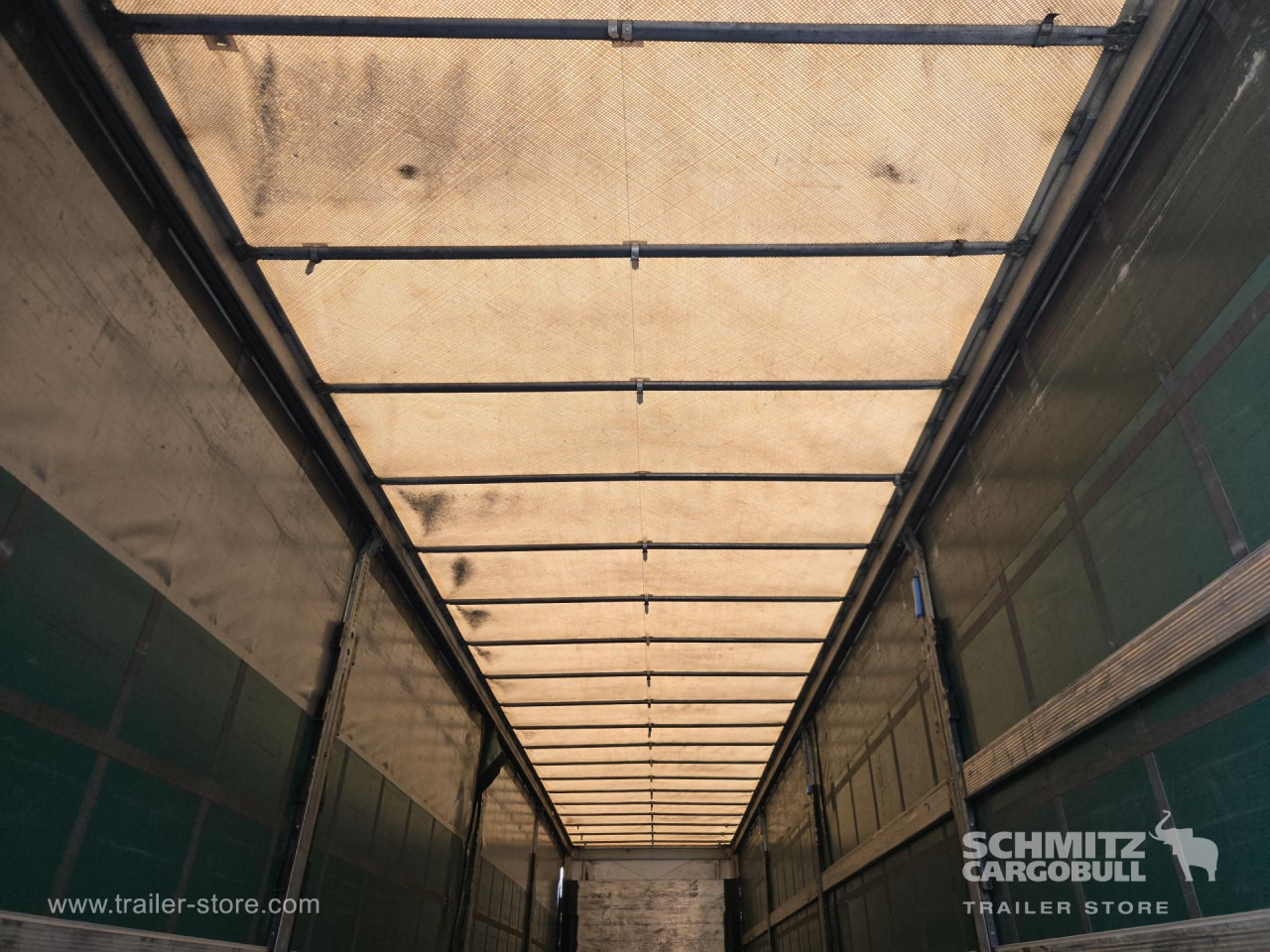 SCHMITZ Curtainsider Mega - Semi-remorque rideaux coulissants: photos 4 SCHMITZ Curtainsider Mega - Semi-remorque rideaux coulissants: photos 4