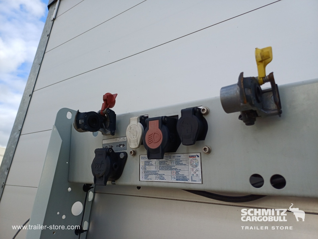 SCHMITZ Curtainsider Standard - Semi-remorque rideaux coulissants: photos 2 SCHMITZ Curtainsider Standard - Semi-remorque rideaux coulissants: photos 2