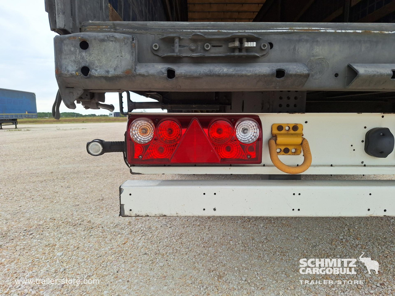 SCHMITZ Curtainsider Mega - Semi-remorque rideaux coulissants: photos 2 SCHMITZ Curtainsider Mega - Semi-remorque rideaux coulissants: photos 2