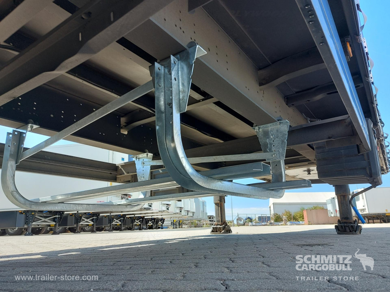 SCHMITZ Curtainsider Mega - Semi-remorque rideaux coulissants: photos 2 SCHMITZ Curtainsider Mega - Semi-remorque rideaux coulissants: photos 2