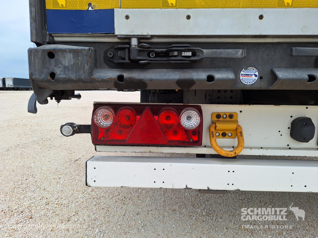SCHMITZ Curtainsider Mega - Semi-remorque rideaux coulissants: photos 4 SCHMITZ Curtainsider Mega - Semi-remorque rideaux coulissants: photos 4