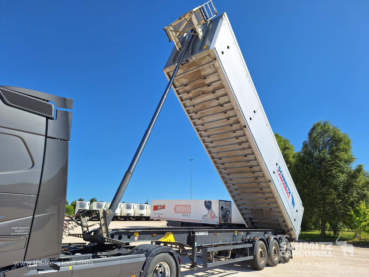 SCHMITZ Tipper Alu-square sided body 54m³ - Semi-remorque benne: photos 4 SCHMITZ Tipper Alu-square sided body 54m³ - Semi-remorque benne: photos 4