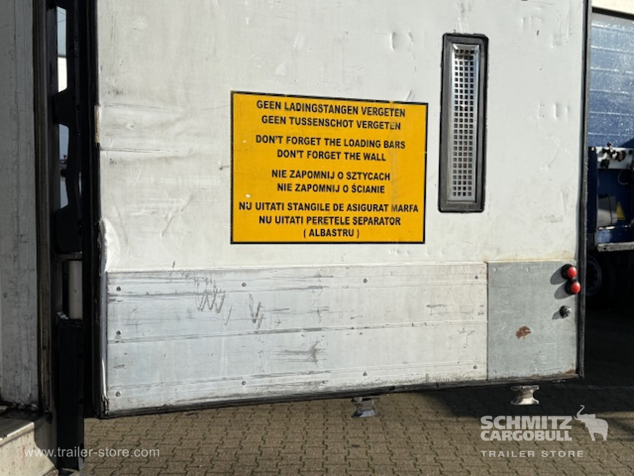 SCHMITZ Oplegger Vries Multitemp - Semi-remorque isothermique: photos 3 SCHMITZ Oplegger Vries Multitemp - Semi-remorque isothermique: photos 3