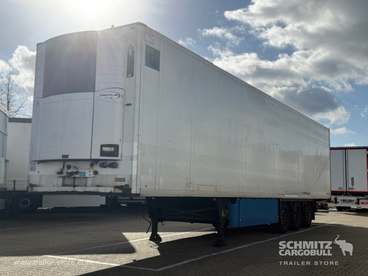 SCHMITZ Oplegger Vries Multitemp - Semi-remorque isothermique: photos 1 SCHMITZ Oplegger Vries Multitemp - Semi-remorque isothermique: photos 1