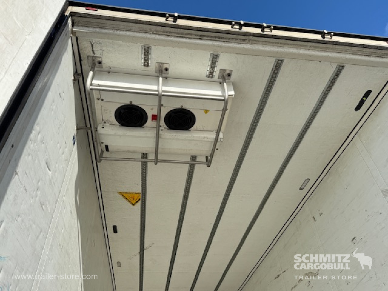 SCHMITZ Oplegger Vries Multitemp - Semi-remorque isothermique: photos 2 SCHMITZ Oplegger Vries Multitemp - Semi-remorque isothermique: photos 2