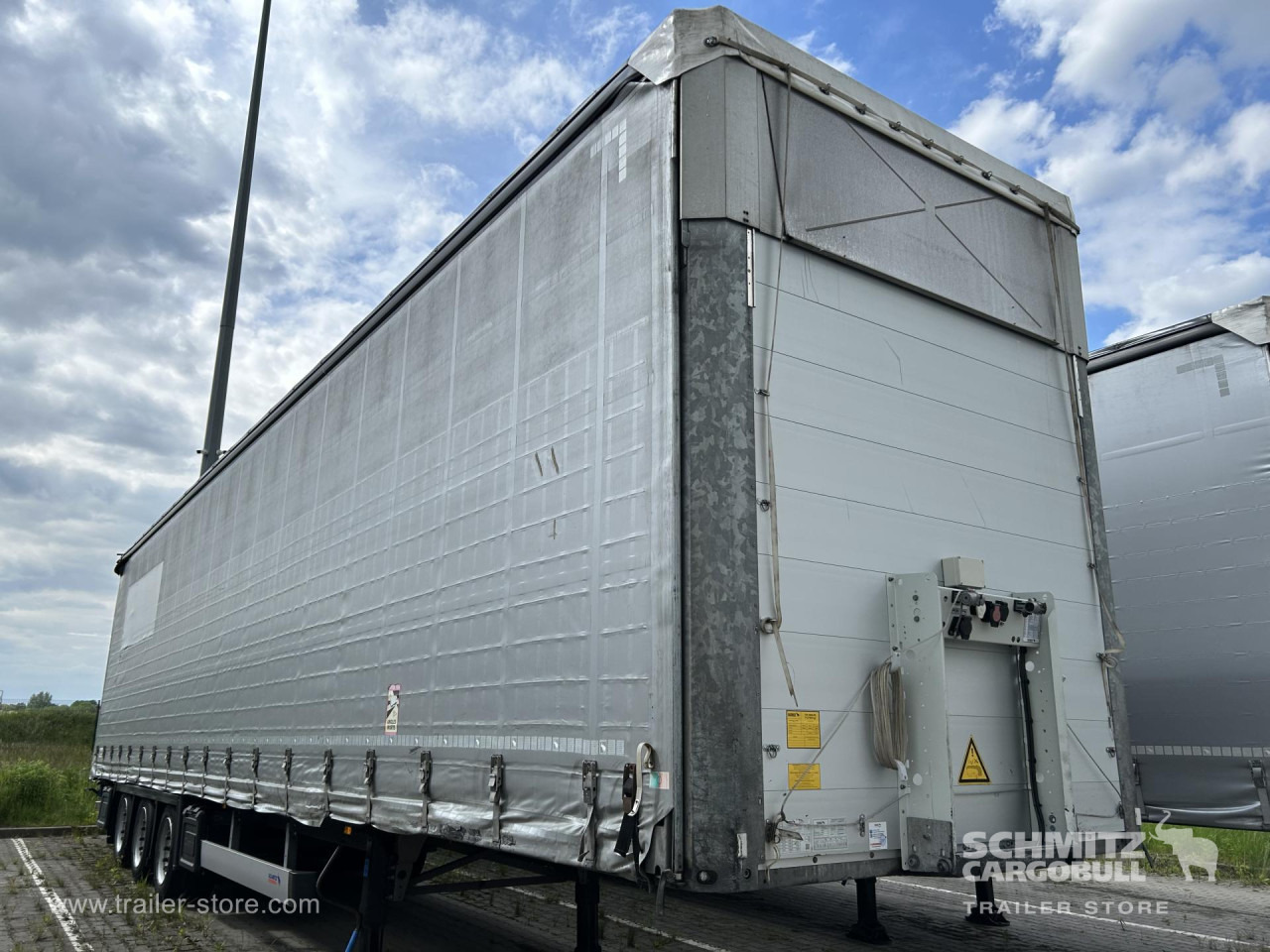 SCHMITZ Curtainsider Mega - Semi-remorque rideaux coulissants: photos 1 SCHMITZ Curtainsider Mega - Semi-remorque rideaux coulissants: photos 1