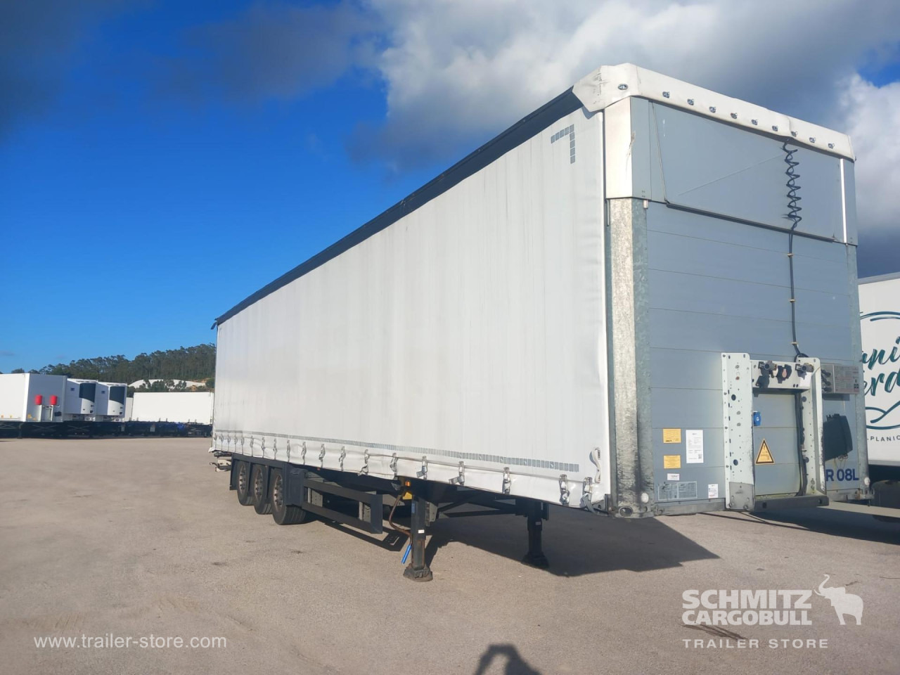 SCHMITZ Curtainsider Mega - Semi-remorque rideaux coulissants: photos 1 SCHMITZ Curtainsider Mega - Semi-remorque rideaux coulissants: photos 1
