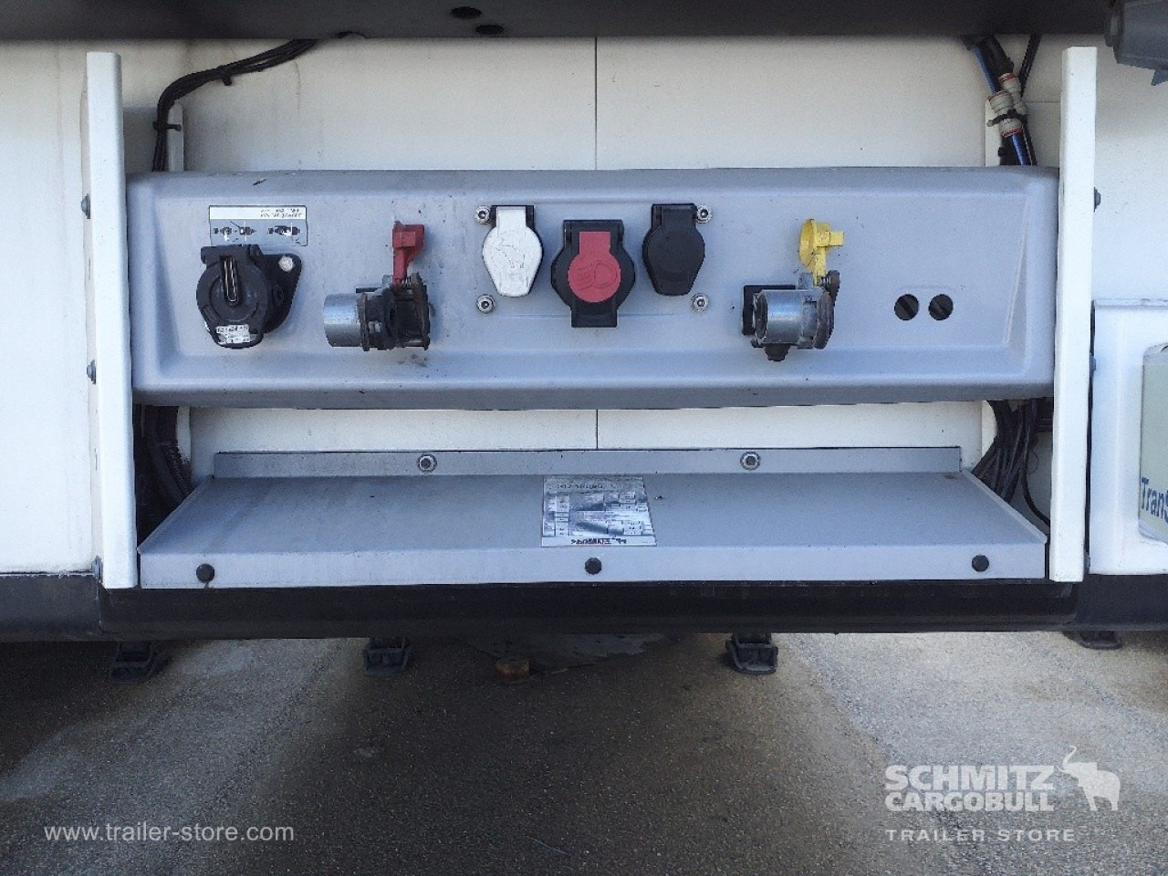 SCHMITZ Reefer Standard - Semi-remorque isothermique: photos 4 SCHMITZ Reefer Standard - Semi-remorque isothermique: photos 4