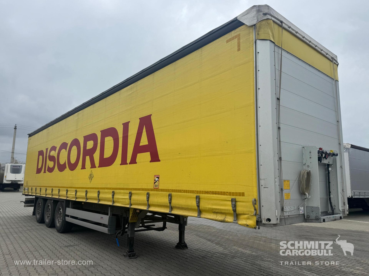 SCHMITZ Curtainsider Standard - Semi-remorque rideaux coulissants: photos 1 SCHMITZ Curtainsider Standard - Semi-remorque rideaux coulissants: photos 1