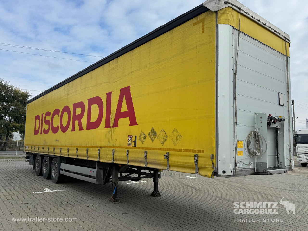 SCHMITZ Curtainsider Standard - Semi-remorque rideaux coulissants: photos 1 SCHMITZ Curtainsider Standard - Semi-remorque rideaux coulissants: photos 1
