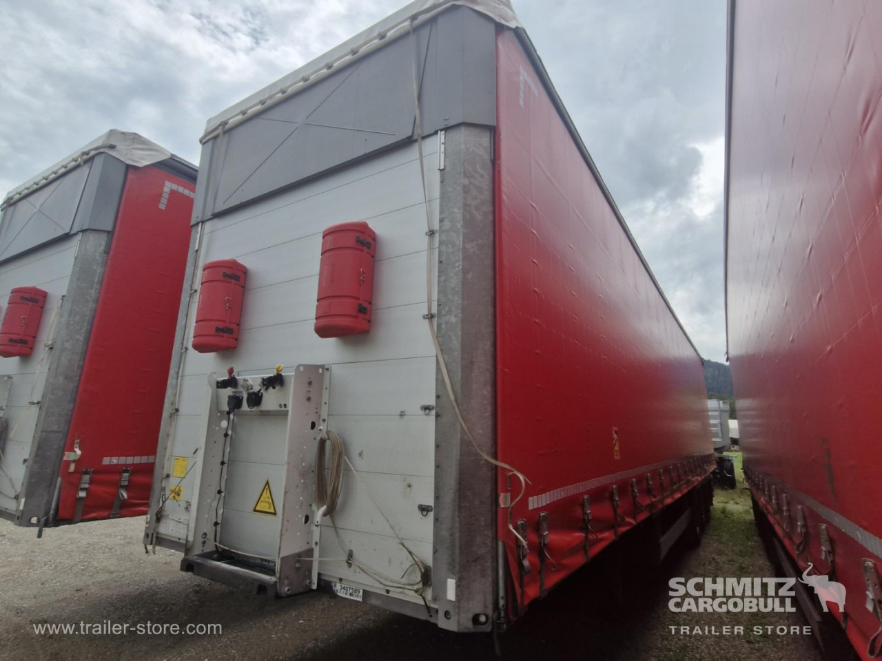 SCHMITZ Curtainsider Varios - Semi-remorque rideaux coulissants: photos 2 SCHMITZ Curtainsider Varios - Semi-remorque rideaux coulissants: photos 2