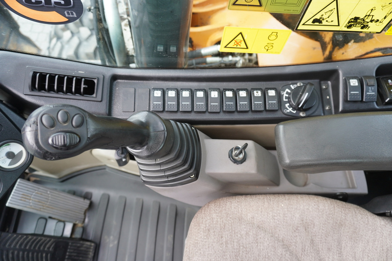 CASE WX218 / 23t wheeled excavator / 3 times folding arm en crédit-bail CASE WX218 / 23t wheeled excavator / 3 times folding arm: photos 23