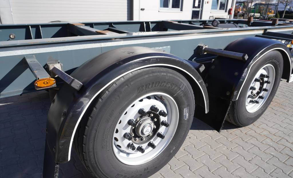 Fruehauf Trailer BDF (NEW) 6,000 km !!! - Remorque porte-conteneur/ Caisse mobile: photos 2 Fruehauf Trailer BDF (NEW) 6,000 km !!! - Remorque porte-conteneur/ Caisse mobile: photos 2