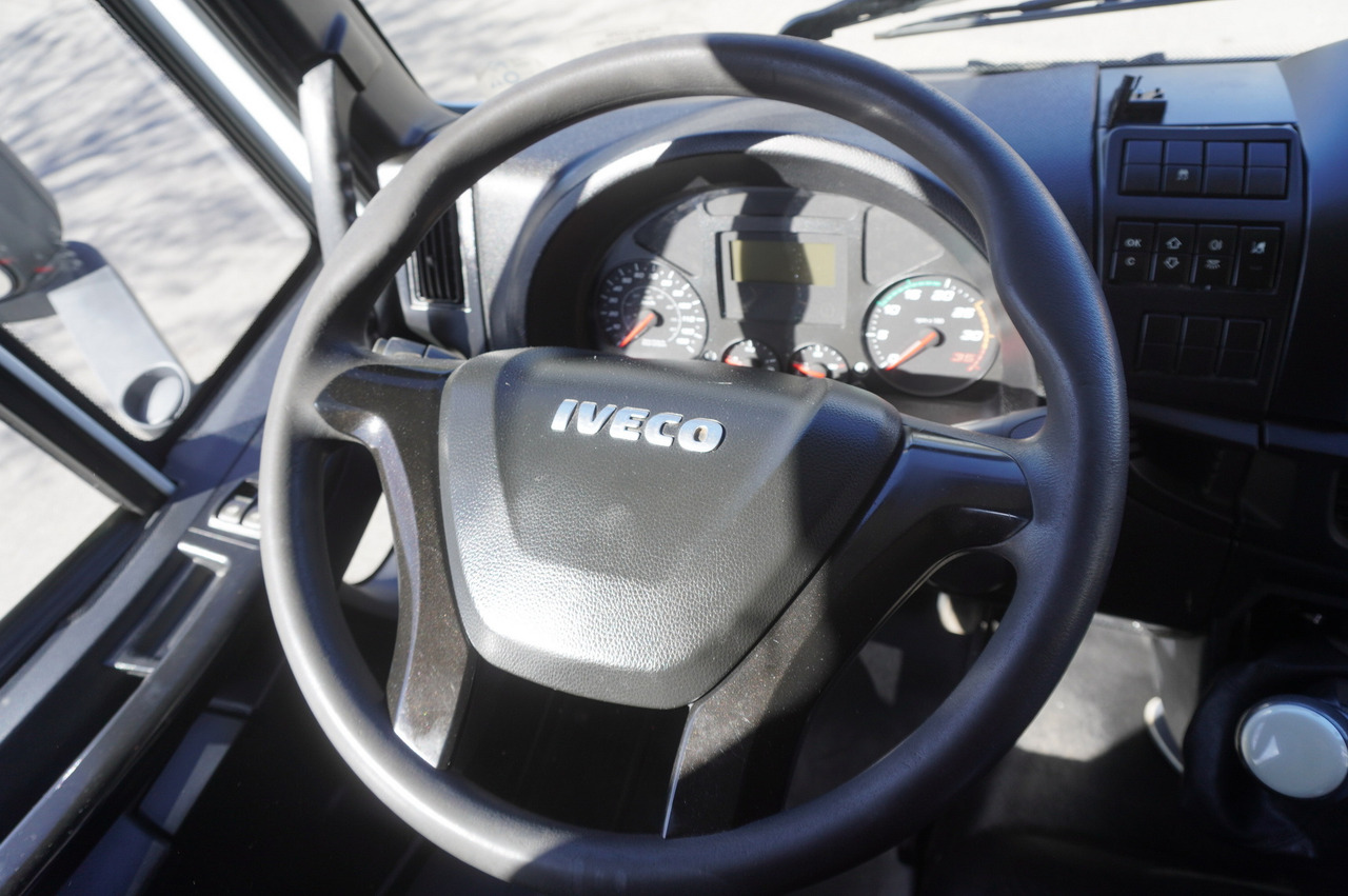 Camion fourgon IVECO Eurocargo 120-190 / 160 thousand km !!! / Box 18 EPAL / Dhollandia lift 1500 kg: photos 16