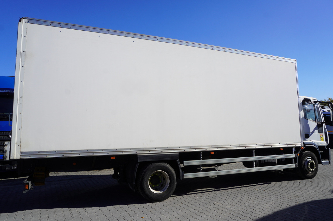 IVECO Eurocargo 160E21 / Only 11 thousand km!!! / Box 18 EPAL - Camion fourgon: photos 3 IVECO Eurocargo 160E21 / Only 11 thousand km!!! / Box 18 EPAL - Camion fourgon: photos 3