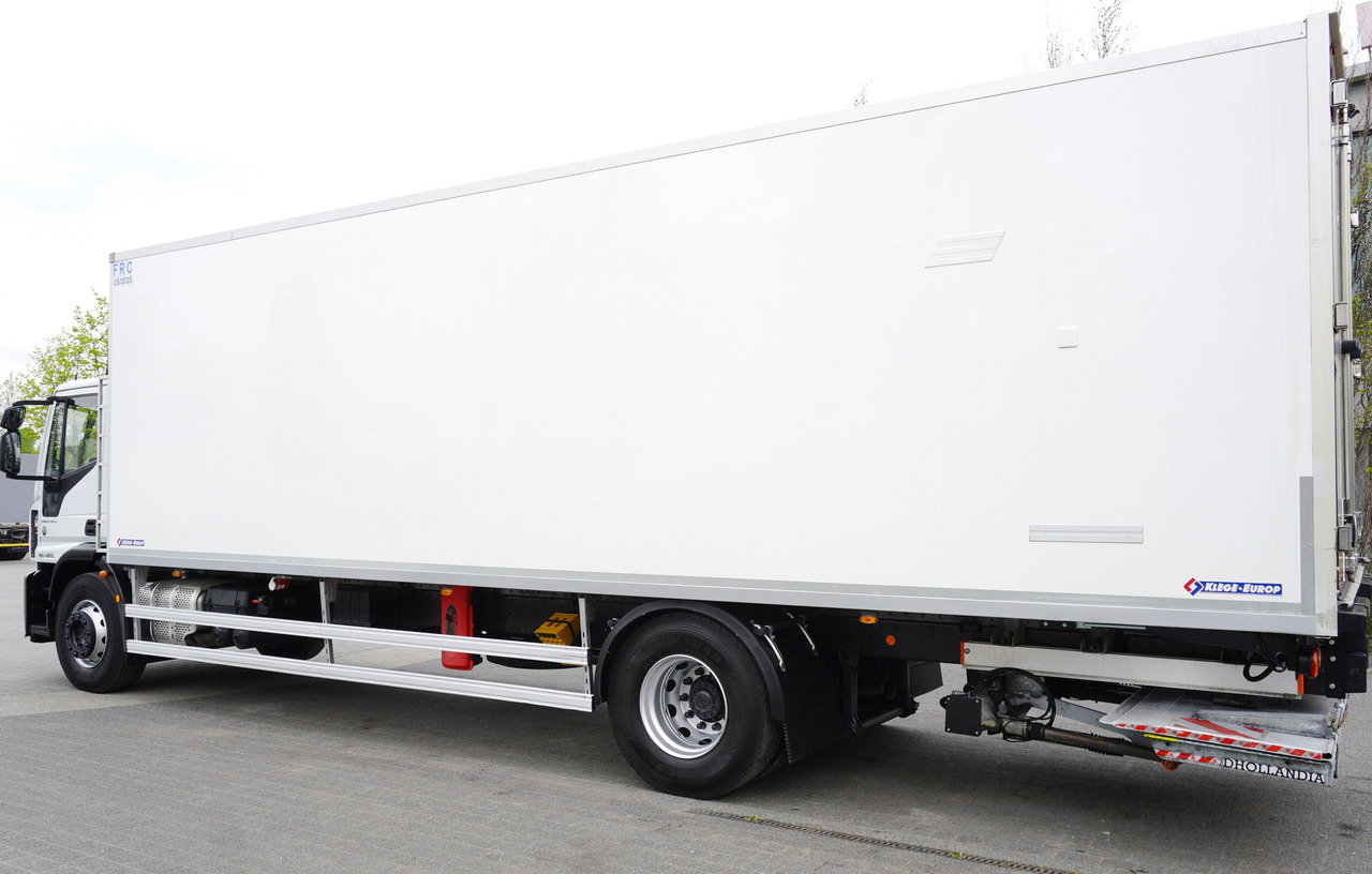 IVECO Eurocargo 190-280L E6 4x2 / Refrigerator / Dhollandia DHSM.20 tail lift / 21 pallets - Camion frigorifique: photos 3 IVECO Eurocargo 190-280L E6 4x2 / Refrigerator / Dhollandia DHSM.20 tail lift / 21 pallets - Camion frigorifique: photos 3